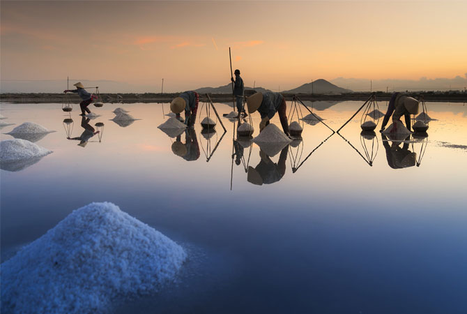 Make salt in Nha Trang
