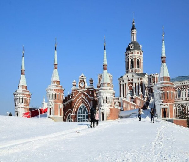 CÁP NHĨ TÂN –YABULI -  LÀNG TUYẾT HƯƠNG – TRANG VIÊN VOLGA – THẾ GIỚI BĂNG ĐĂNG TRẢI NGHIỆM ĂN LẨU TRONG NHÀ BĂNG