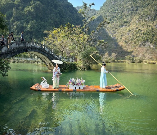 VI VU TRUNG QUỐC KHÔNG CẦN HỘ CHIẾU HÀ NỘI – TRÀ LĨNH –  TP. TỊNH TÂY – NGA TUYỀN – PHỐ CỔ CẨM TÚ CỔ LONG ĐẠI HIỆP CỐC – HANG PÁC BÓ - THÁC BẢN GIỐC